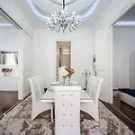 Opera Balkony Luxury With Free Parking *