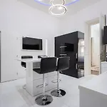 Daire Opera Balkony Luxury With Free Parking