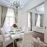 Daire Opera Balkony Luxury With Free Parking