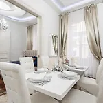 Daire Opera Balkony Luxury With Free Parking Budapeşte
