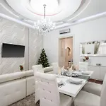 Opera Balkony Luxury With Free Parking *