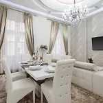 Daire Opera Balkony Luxury With Free Parking