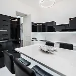 Daire Opera Balkony Luxury With Free Parking *