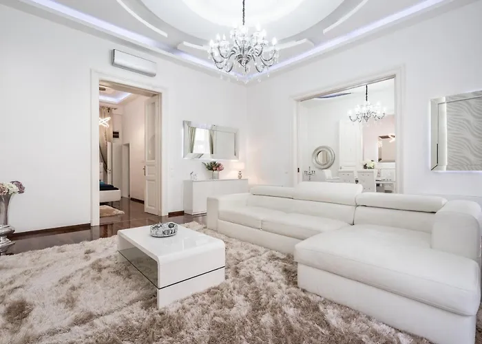 Opera Balkony Luxury With Free Parking Apartman Budapest