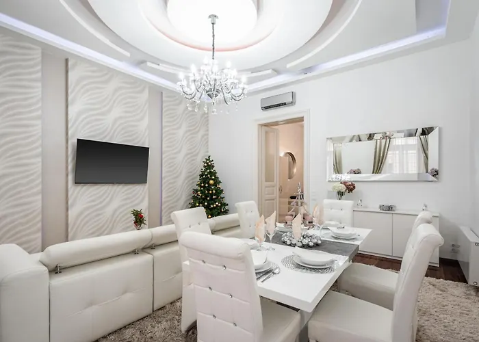 Opera Balkony Luxury With Free Parking *