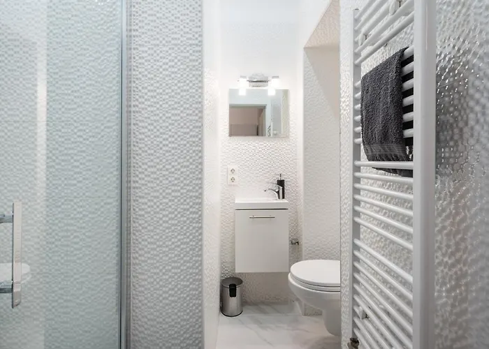 Opera Balkony Luxury With Free Parking Apartman