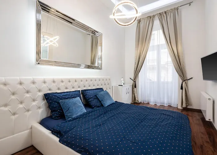 Opera Balkony Luxury With Free Parking Apartamento