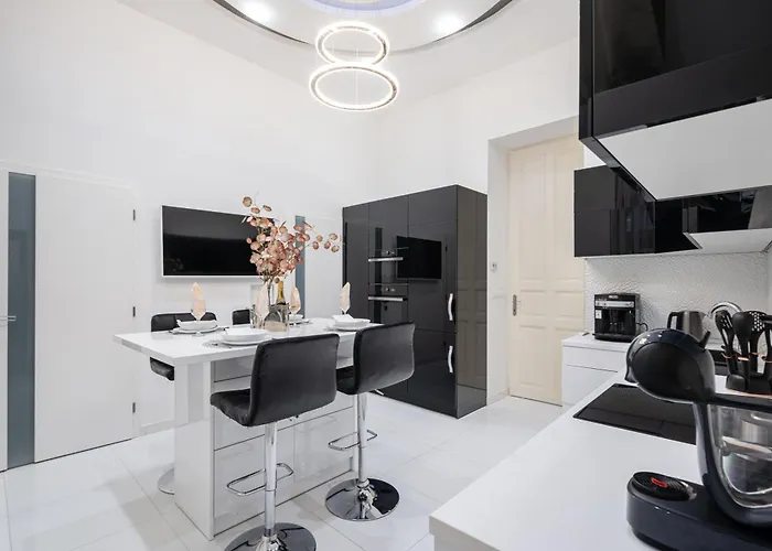 Opera Balkony Luxury With Free Parking Budapest