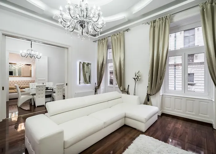 Opera Balkony Luxury With Free Parking *