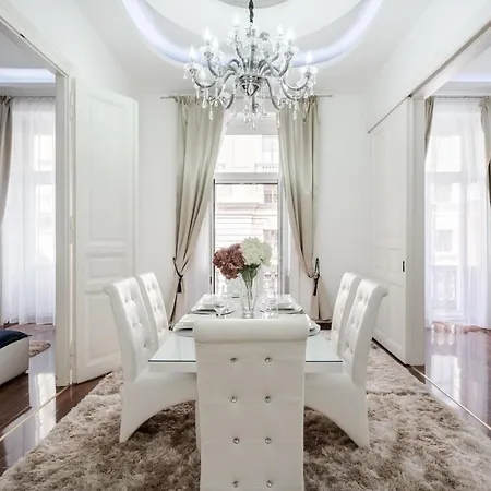 Opera Balkony Luxury With Free Parking Budapest