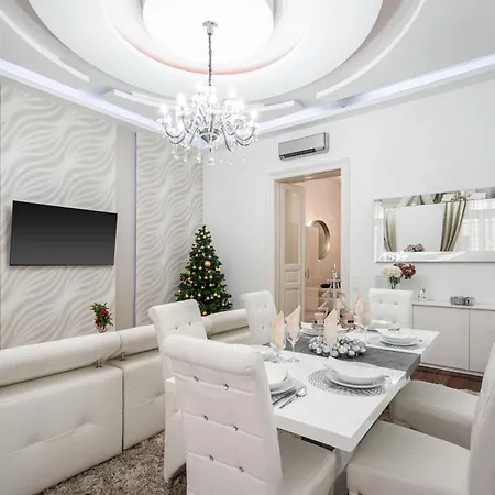 Opera Balkony Luxury With Free Parking *