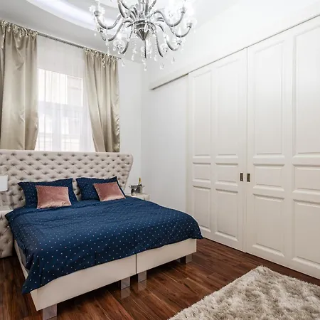Opera Balkony Luxury With Free Parking