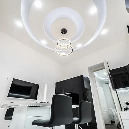 Apartmán Opera Balkony Luxury With Free Parking
