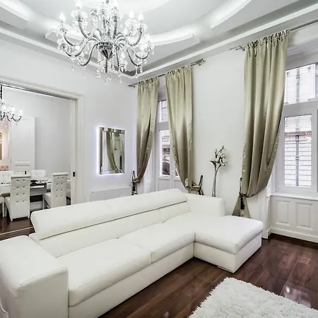 Opera Balkony Luxury With Free Parking *