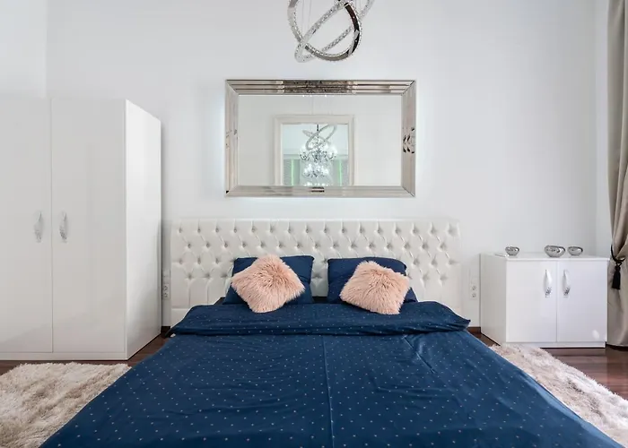 Opera Balkony Luxury With Free Parking Apartament *