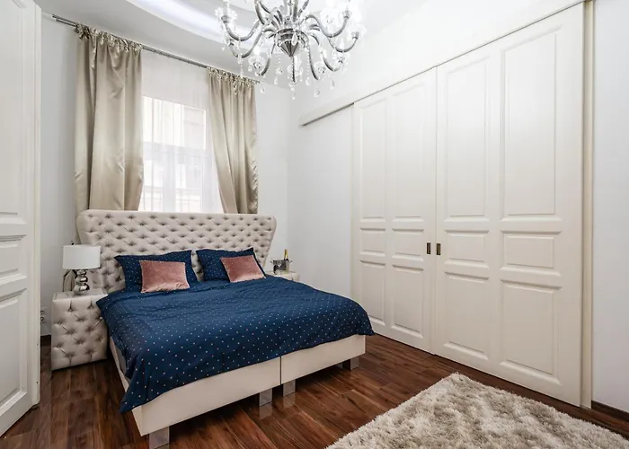 Opera Balkony Luxury With Free Parking
