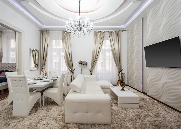 Opera Balkony Luxury With Free Parking דירה בודפשט