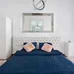 Opera Balkony Luxury With Free Parking 아파트 *