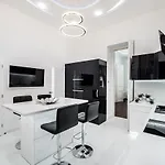 Opera Balkony Luxury With Free Parking 아파트 부다페스트
