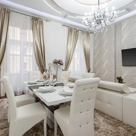 Apartamento Opera Balkony Luxury With Free Parking