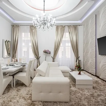 Opera Balkony Luxury With Free Parking Apartamento Budapeste