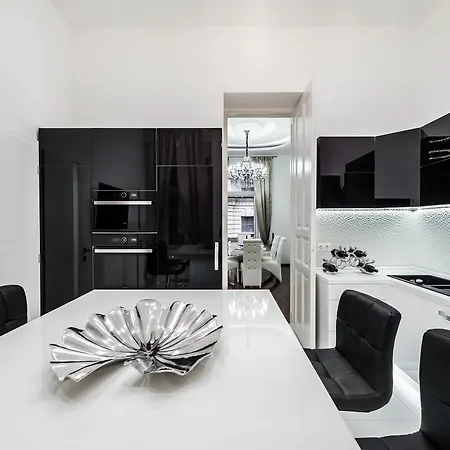 Opera Balkony Luxury With Free Parking Apartamento *